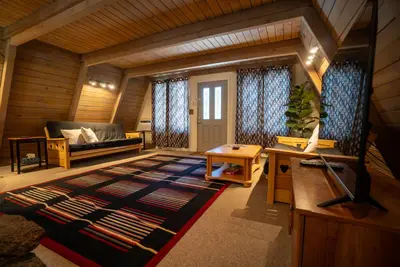 Image de Crater Lake Bungalows - Le chalet à Latakomie Shores sur Agency Lake