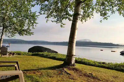 Image de Charmant Lovewell Pond Lakehouse: plage, aménagement ouvert, climatisation / lavage / sèche-linge / Wifi / câble