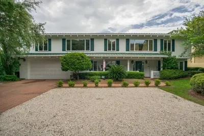 Image de Beachview Cottage Jekyll Island-6 Br 4b Cottage avec piscine (chauffage disponible)