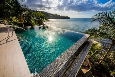 Image de Sapphire Beach Villa-Ocean Front + piscine à débordement