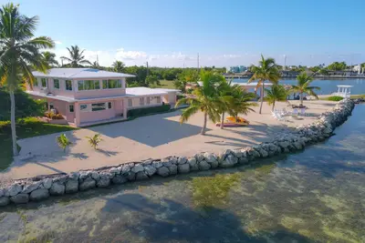 Image de Lrg Waterfront Home Piscine, Gazebo, Dock, Kayak, Sunsets, eau libre spectaculaire