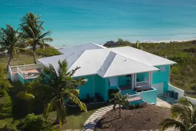 Image de La plus belle et la plus récente maison de plage de Great Harbour, garantie! Profitez🙂🏝