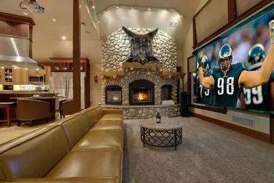 Image de Ski-In Ski-Out, 2-Hd Game Theatres, 3-Hot Tubs, Sauna, Limo GolfCart, Ski Slope View