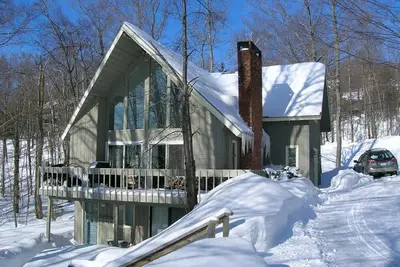 Image de Ski On / Ski Off Sachem Trail, Chalet de ski 4 chambres sur Okemo, Mtn.