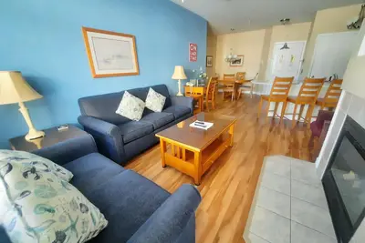 Image de 220 - Condo, piscine intérieure et extérieure, parfait pour les familles