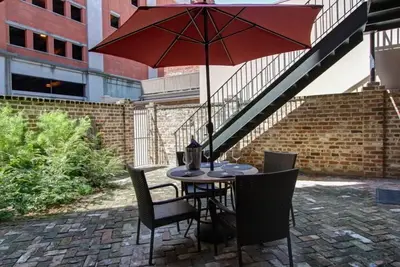 Image de 2bd, 2ba Historic District et River Street-Walk to Everything!