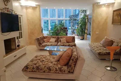 Image de Villa avec piscine et sauna