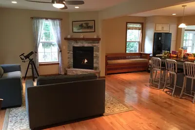 Image de Maison de vacances avec piscine chauffée saisonnière sur 6 acres près du lac Copake / Catamount Ski