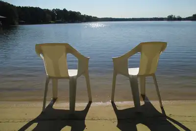 Image de \"Lever de soleil sur le lac\" Plage privée sur Pea Hill Creek