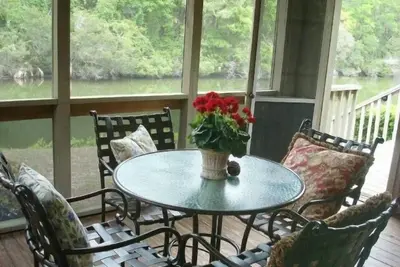 Image de Cozy, Comfy Cottage vue sur le lagon à pied de la plage / piscine Très bien situé, emplacement