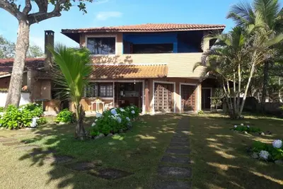 Image de Belle maison debout sur le sable à Ubatuba (Sape Beach)