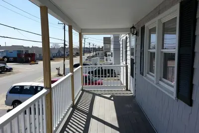 Image de Prix réduit 9 / 21-28, mise à jour, propre et à seulement 5 minutes à pied de la plage