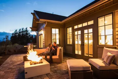 Image de Animaux acceptés! Brand new 5 lit / 5 salle de bain avec bain à remous, un foyer, des vues et plus encore!