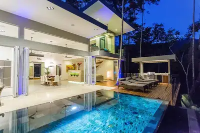 Image de Tout Nouveau Exotic White Water View Residence, vacances indulgentes trouvées!