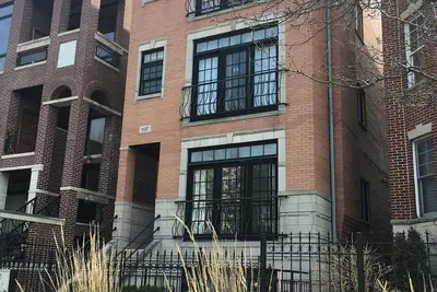 Image de Wrigleyville Unit - 1/2 pâté de maisons de Wrigley Field - 5 personnes