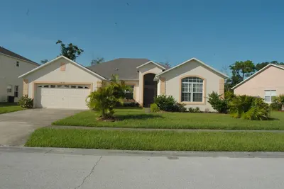 Image de Maison privée près de Disney avec piscine et vue sur la conservation