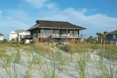 Image de Sandy Paws Cozy Beach House et directement face à l'océan sur la figure Eight Island