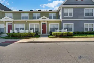 Image de Villas à Seven Dwarfs (2602lc) - Lotissement de ville 3br 2ba dans résidence sécurisée, maître avec salle de bain attenante