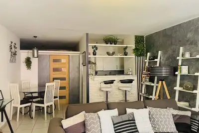 Image de Bel appartement dans la vieille ville animée de Nice