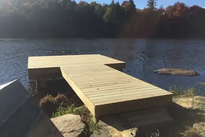 Image de Lakefront Catskills Lodge! ! !