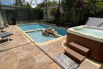 Image de 3 miles Disney, piscine avec bain à remous / bain à remous gratuit, salle de jeux A / C, Wi-Fi gratuit