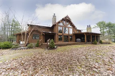 Image de 9 000 Sq Ft Authentic Log Home 2 km du lac Wallenpaupack - 20 personnes