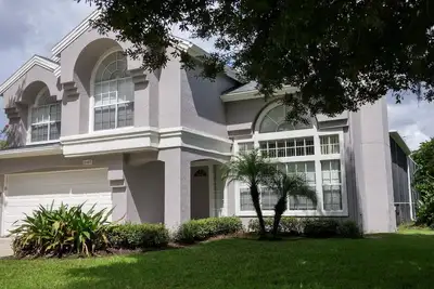 Image de 3 Br Private Pool Home 5miles from Disney - Piscine et spa gratuits + barbecue à gaz