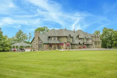 Image de Maison De Maillot Hilltop! Rd PRIVÉ, Pool Movie Theatre Game Rm Guest House