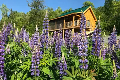 Image de Cabane en rondins avec vue panoramique sur Cherry Pond et White Mountains