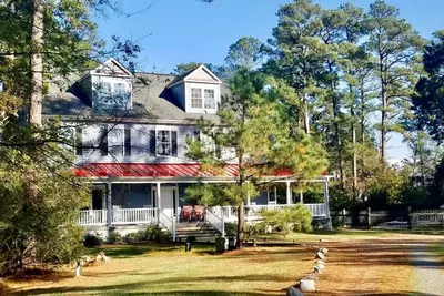 Image de Waterfront récent de Prestige - Beach, Pool & Dock