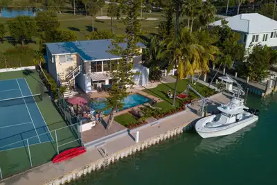 Image de Ocean Side Waterfront Exclusive Exclusive Home - Piscine, tennis, pêche et golf