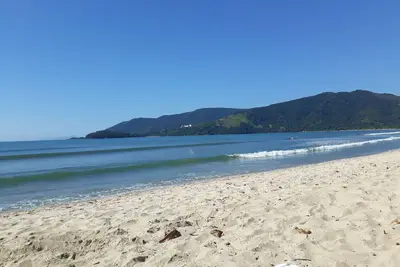 Image de ACCÉDEZ À Pied À La Plage De Maranduba! Condo 2 chambres 3 Stationnement Garage