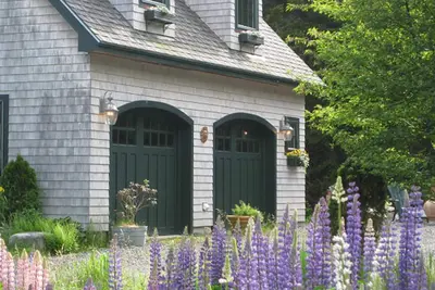 Image de Marchez Sur Les Sentiers De L'Acadie, OCÉAN À Partir De Ce Charmant Carriage House
