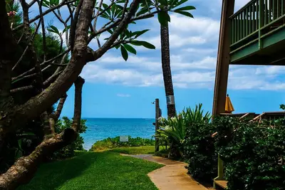 Image de Vue sur l'océan et entièrement rénové! À quelques pas de Sugar Beach! Unité Kihei Kai # 3