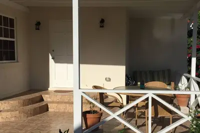 Image de Tarif RÉDUIT: Moderne, spacieux, Emplacement imbattable, proche des commodités, Super HÔTE