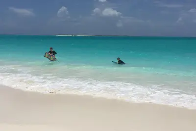 Image de Aqua Dreams, At Beach w / Guesthse, 4 Kng bedrms, 3 1/2 baths, Sleeps 14, Lg Spa! !