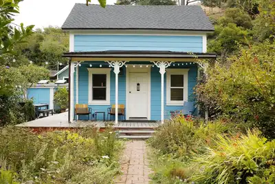 Image de Bolinas Victorian Garden Cottage