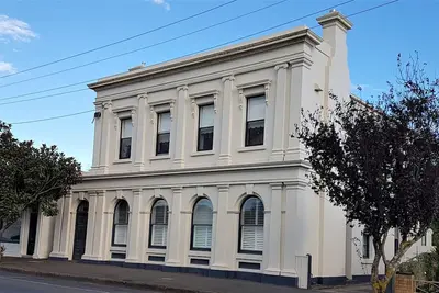 Image de La Banque - Un appartement indulgent à Koroit