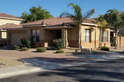 Image de Abordable, 2 Chambre Maison dans la communauté fermée Palm Valley.