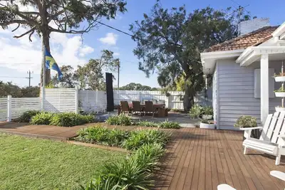 Image de Sorrento Beach Cottage à pied de la plage et des commerces