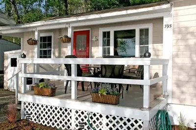 Image de chalet riverain moderne sur Keuka Lake - près de Penn Yan & Finger Lakes vin!