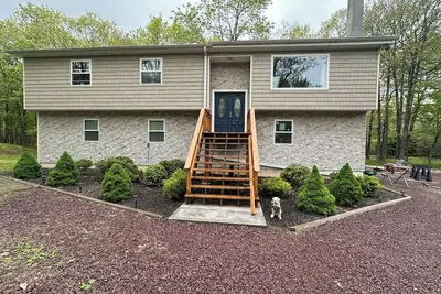 Image de Belle maison de 5 chambres avec salle de jeux à louer. . .