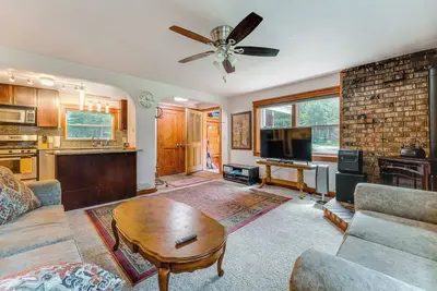 Image de Nouveau! Truckee House w / Deck près du lac Tahoe et du ski