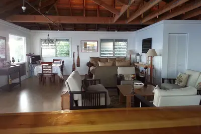 Image de Belle Oceanfront Accueil - des vues fantastiques de Waikiki et Diamond Head!