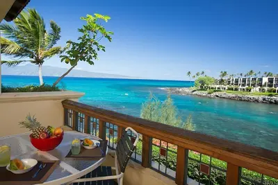 Image de Superbe maison de 4 chambres face à la mer dans une rue exclusive