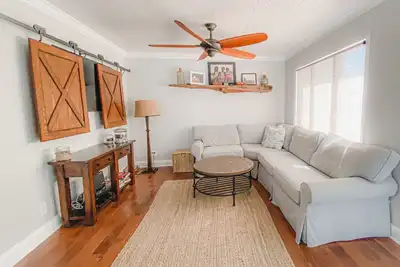 Image de Lavallette Superbe 3 chambres / 2 salles de bains sur la plage, rue d'accès à la plage, badges