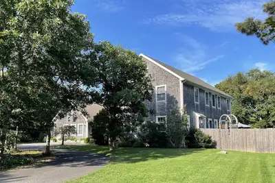 Image de Belle Edgartown Colonial avec Central Air