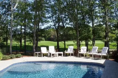 Image de New Seabury Pool Home