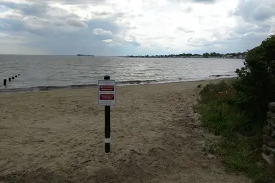 Image de Belle Entièrement rénové 3 Bed 2 Bath Accueil Non-Fumeurs avec Vue sur la mer