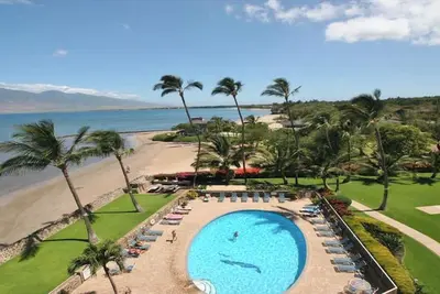 Image de Belle vue sur la mer la plage de Maui / votre expérience de Maui